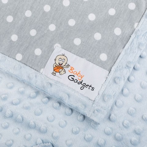 Zbliżenie na metkę bluzy-kocyka dziecięcego z logo Baby Gadgets