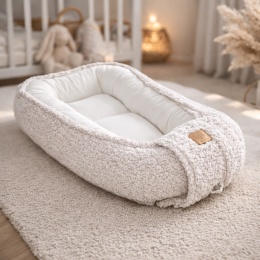 Kokon niemowlęcy teddy boucle premium z miękkim materacykiem i regulowanym wiązaniem