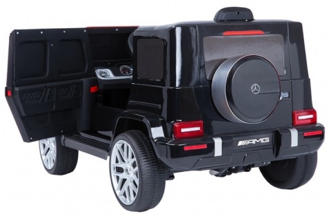 Mercedes G63 AMG na akumulator czarny – otwierane drzwi i wnętrze pojazdu