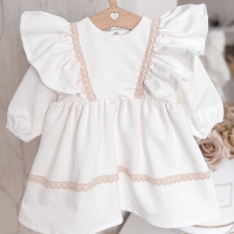 Elegancka sukienka dla dziewczynki ecru z falbankami i koronką handmade