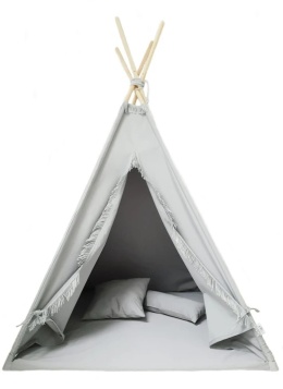 Szare tipi dla dziecka, namiot dziecięcy boho z poduszkami na białym tle