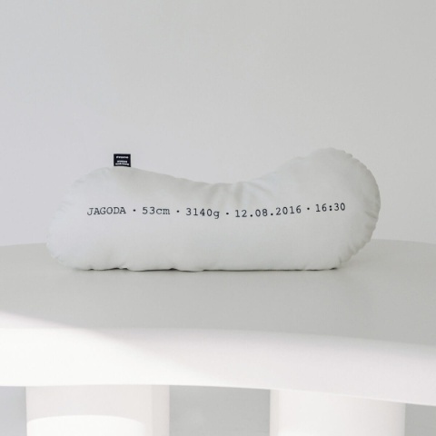 Poduszka newborn personalizowana z metryczką dziecka imię data urodzenia i waga