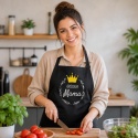 Fartuch kuchenny Królowa Mama z nadrukiem korony – idealny prezent dla mamy do gotowania
