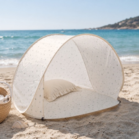 Namiot plażowy dla dzieci UV50+ Vanilla Copenhagen w pszczółki na plaży