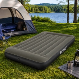 Dwuosobowy materac dmuchany 203x152 cm na campingu nad jeziorem – wygodne łóżko turystyczne
