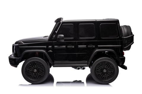 Mercedes G63 4x4 XXL na akumulator dla dzieci w czarnym lakierowanym kolorze – widok boczny.