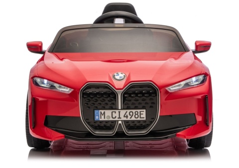 Czerwone auto na akumulator BMW i4 dla dzieci – widok z przodu z podświetlanymi reflektorami LED
