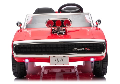 Czerwony Dodge Charger R/T na akumulator dla dzieci – widok z przodu.