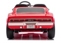 Tył czerwonego Dodge Charger R/T na akumulator z oświetleniem LED.