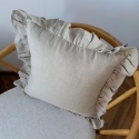 Beżowa poduszka lniana z ozdobną falbaną LINEN Natural