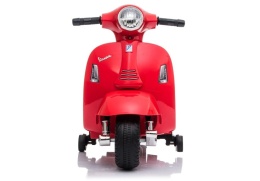 Czerwony skuter Vespa GTS 300 Mini dla dzieci widok z przodu