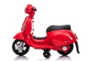 Czerwony skuter Vespa GTS 300 Mini dla dzieci widok z boku
