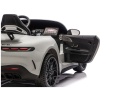Wnętrze samochodu Mercedes GT63 AMG na akumulator dla dzieci z panelem multimedialnym