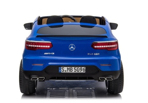 Niebieski Mercedes GLC 63S dla dzieci – widok z tyłu