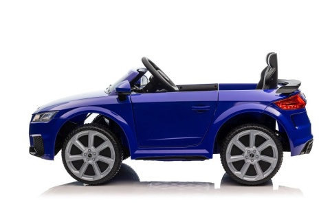 Ciemnoniebieskie Audi TT RS na akumulator dla dzieci – widok z boku