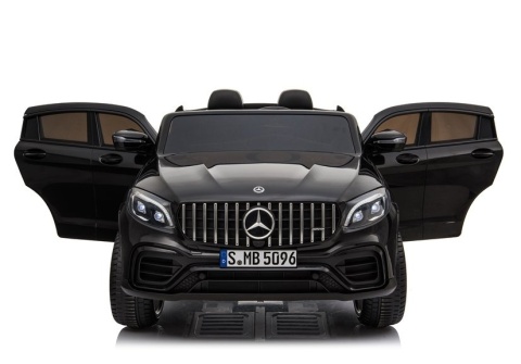 Mercedes GLC 63S na akumulator dla dzieci z otwieranymi drzwiami po obu stronach