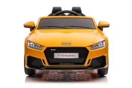 Żółte Audi TT RS na akumulator dla dzieci – widok z przodu pod kątem