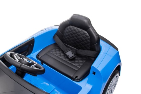 Fotel z ekoskóry i pas bezpieczeństwa w Audi R8 Lift A300