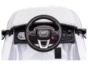 Panel muzyczny USB i MP3 w samochodzie Audi RS Q8 na akumulator