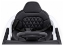 Miękki fotel z ekoskóry i pas bezpieczeństwa w Audi A5L na akumulator dla dziecka.