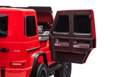 Mercedes G63 na akumulator dla dzieci – szczegóły otwieranych drzwi
