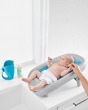Szaro-niebieska wanienka dla niemowlaka z ergonomicznym podparciem