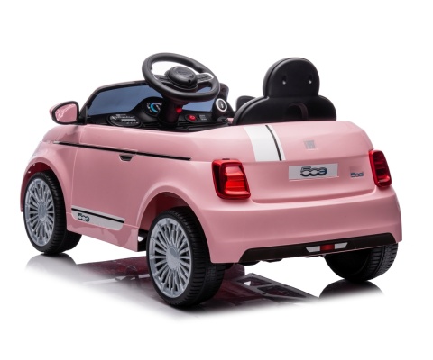 Różowe auto na akumulator Fiat 500e dla dziecka – widok z tyłu