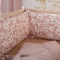 Ochraniacz do łóżeczka Blush Daisies – różowy w stokrotki