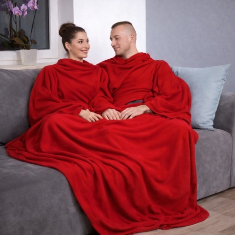 Czerwona bluza koc dla pary – duża, ciepła narzutka oversize 220x155 cm idealna na wspólne, przytulne wieczory na kanapie